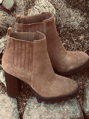 Antonio Melani Pascal Suede Leather Pull On Chunky Heel Ankle Boots Size 10 NWOT